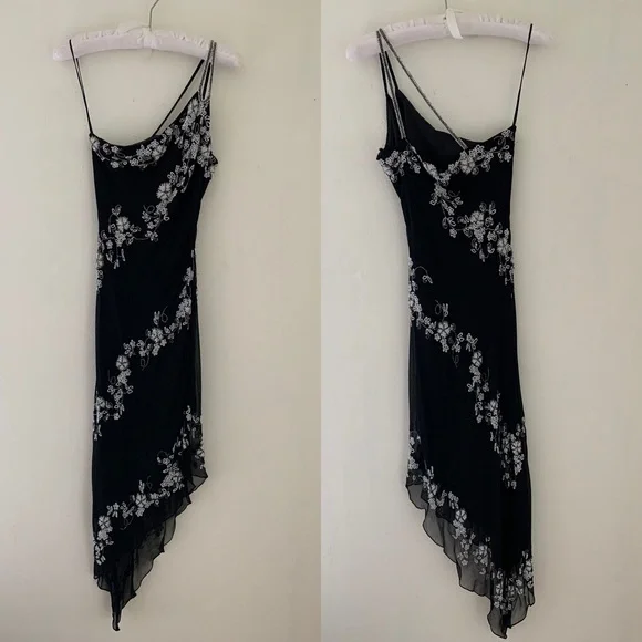 SOLD Stunning Vintage Y2K Asymmetrical Beaded Dress Cache Sz 6 - Picture 2 of 16
